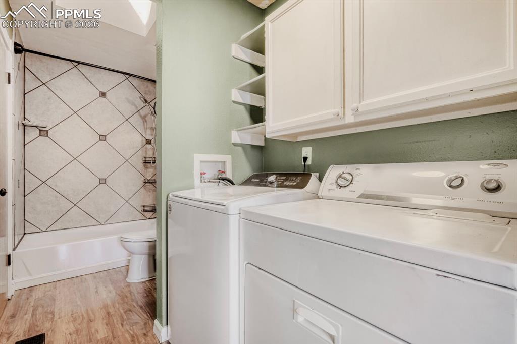 Image 36 of 41: Laundry