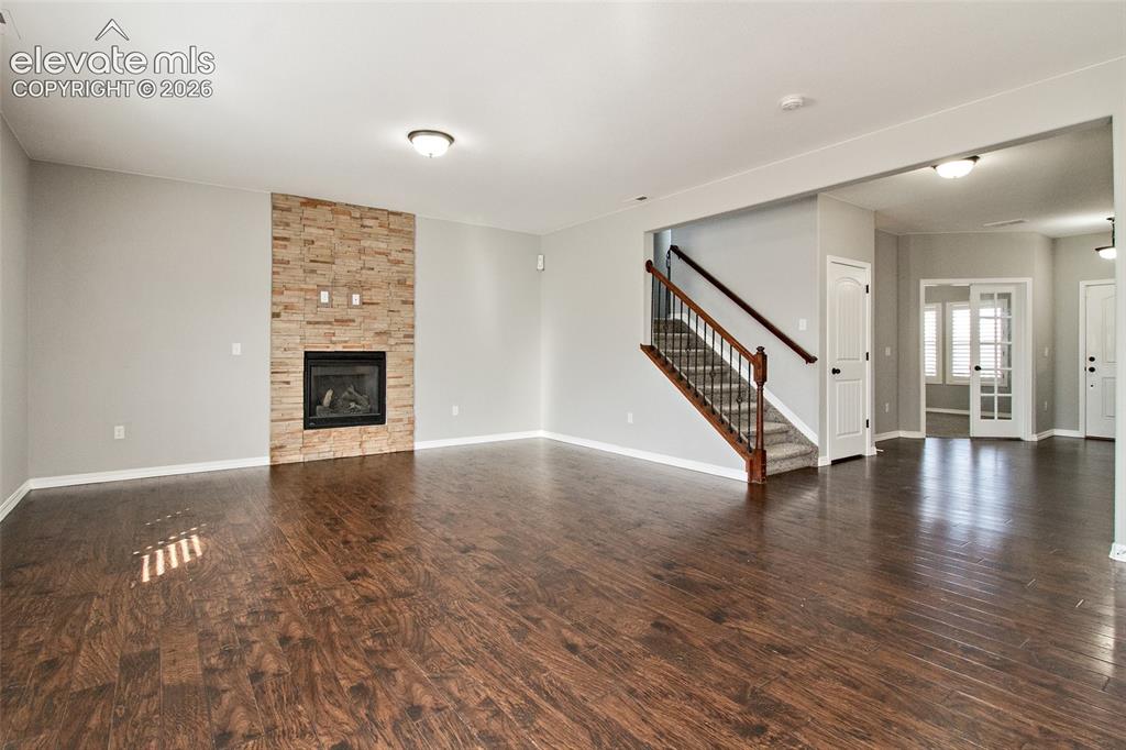 Image 14 of 39: Living Room