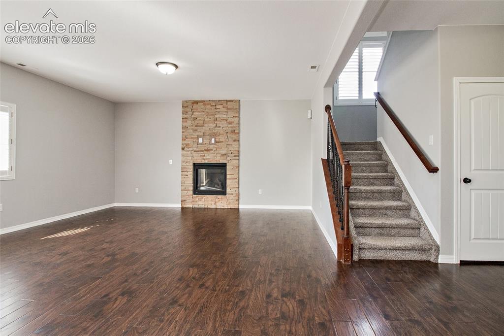 Image 15 of 39: Living Room