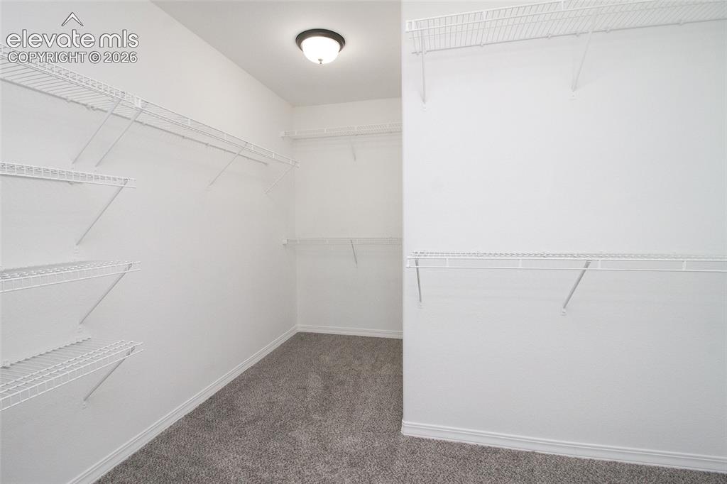 Image 27 of 39: Closet
