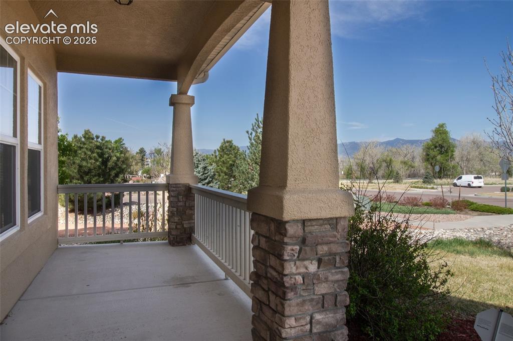 Image 4 of 39: Front porch