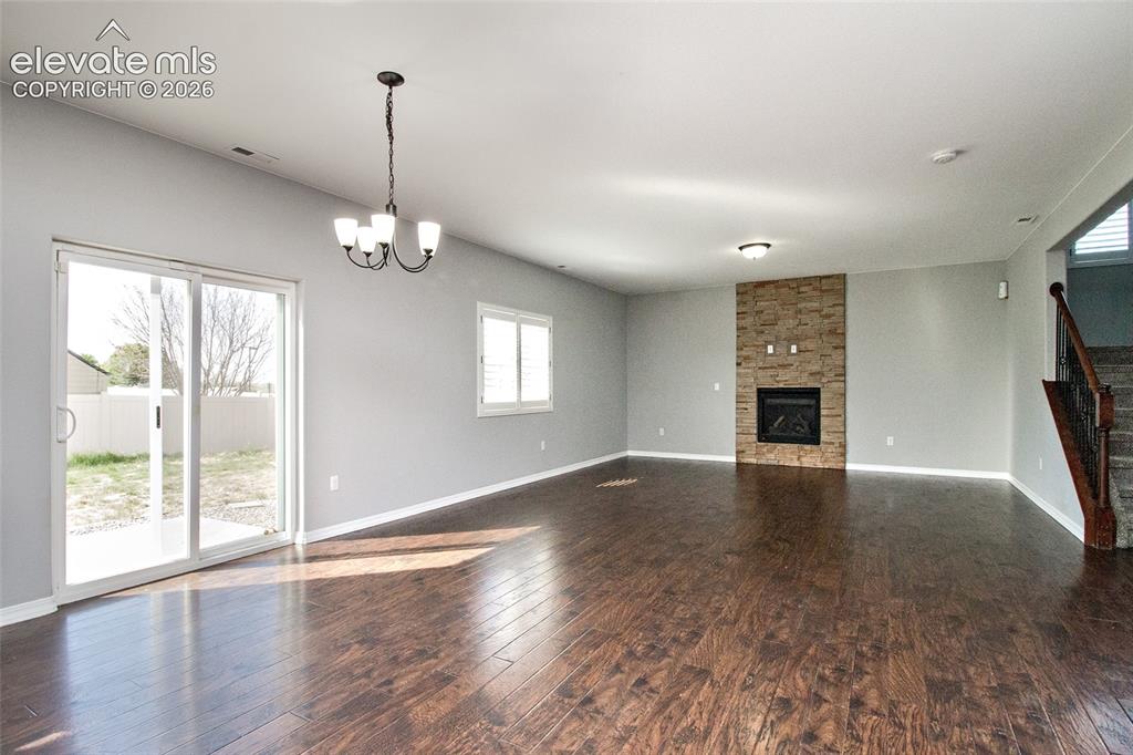 Image 7 of 39: Living Room