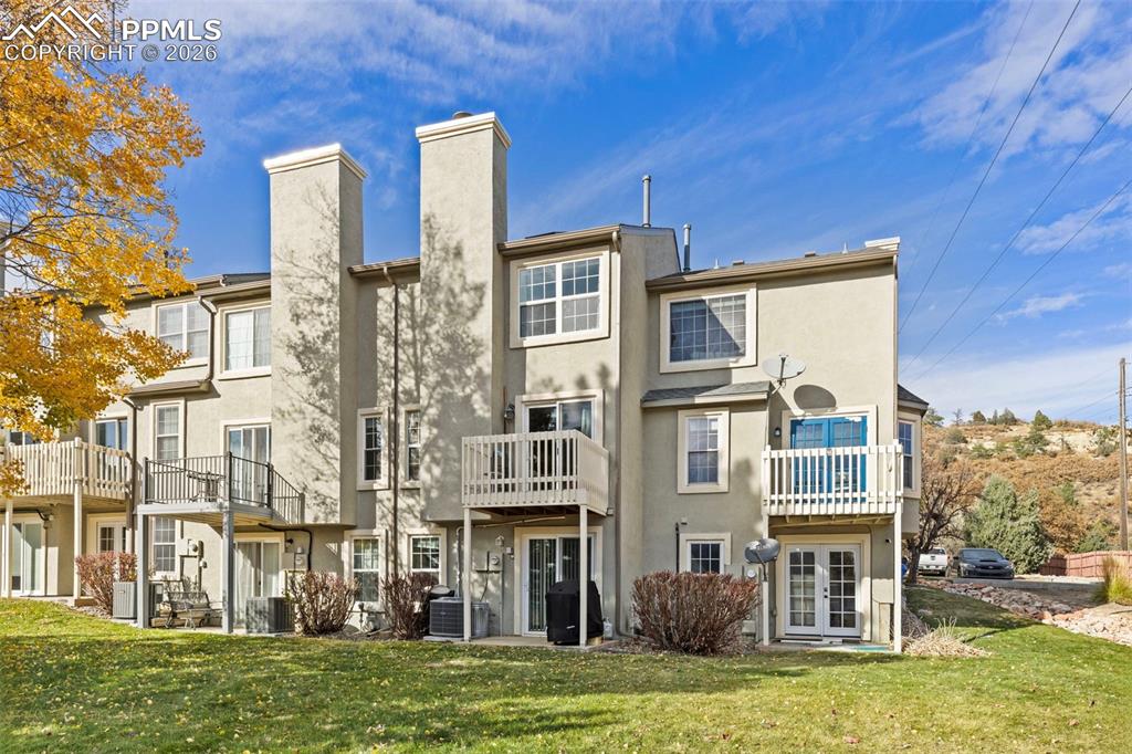 Image 19 of 22: Back of Structure