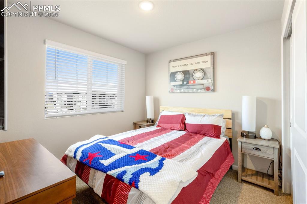 Image 20 of 24: Bedroom