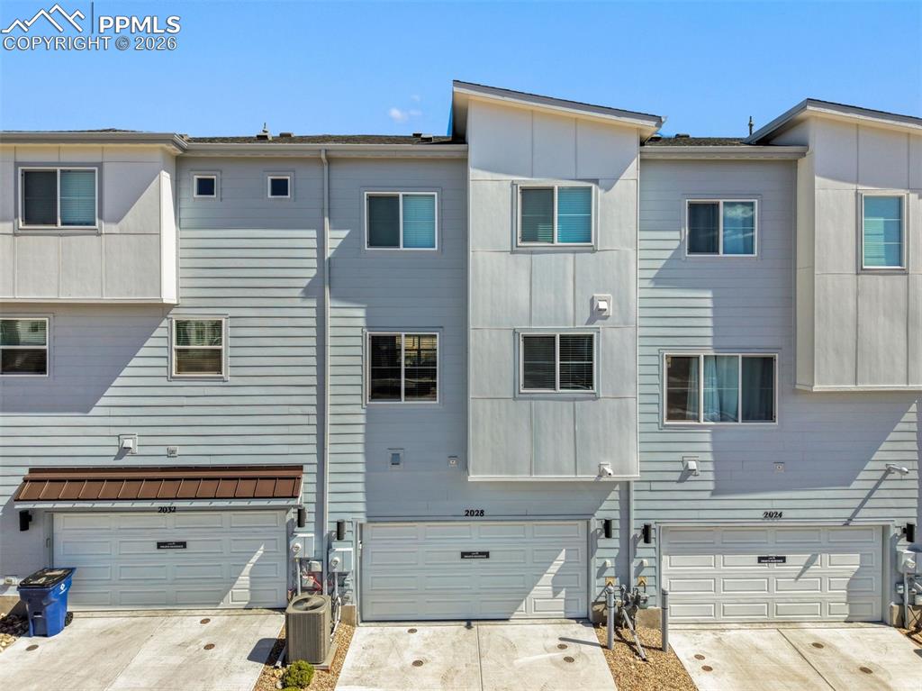 Image 24 of 24: Back of Structure