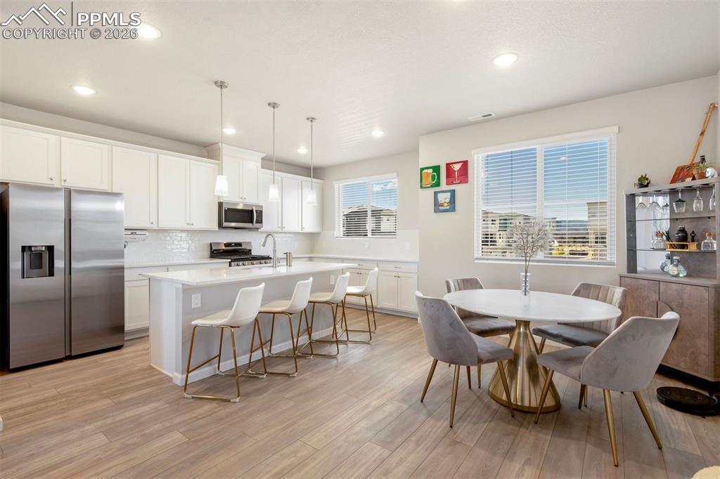 Image 9 of 24: Kitchen