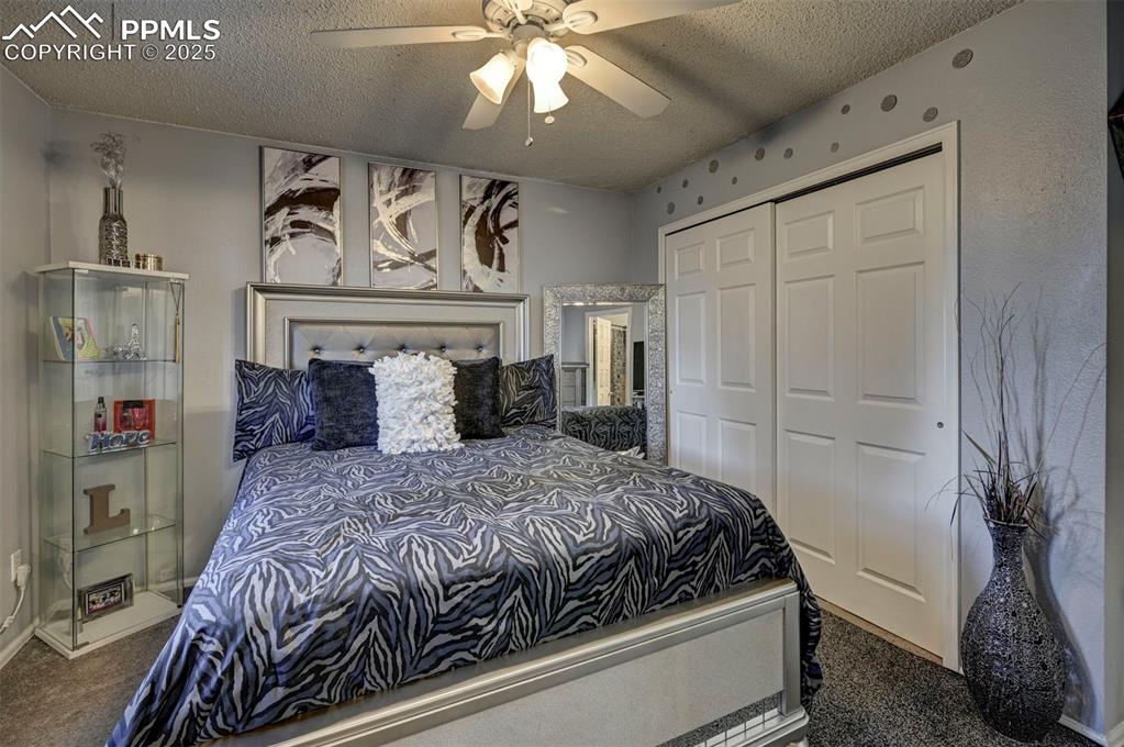 Image 15 of 31: Bedroom