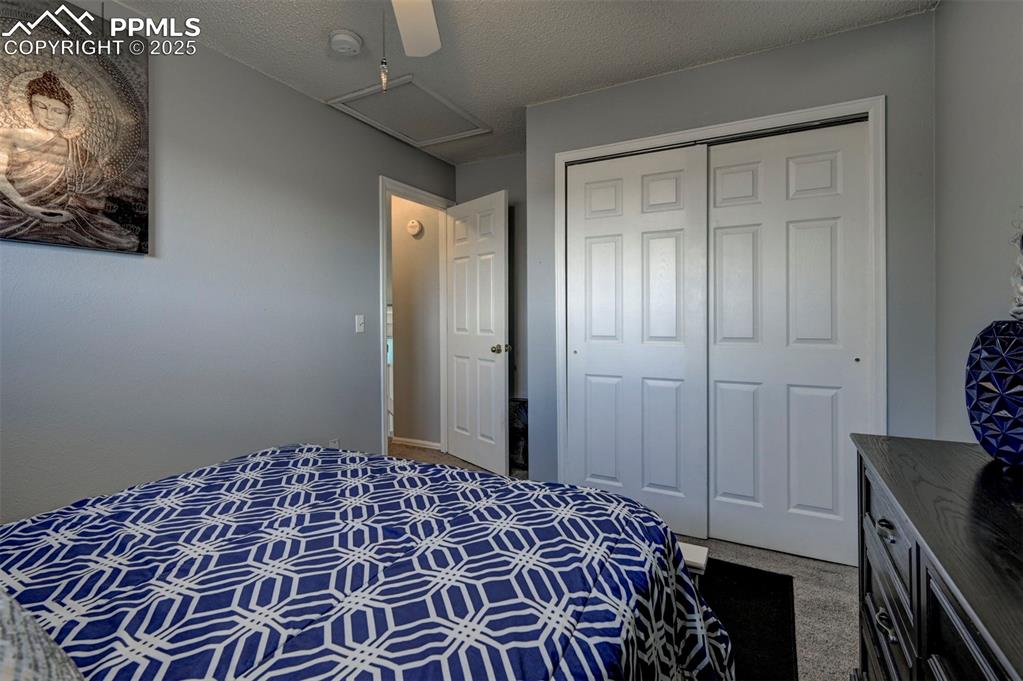 Image 19 of 31: Bedroom