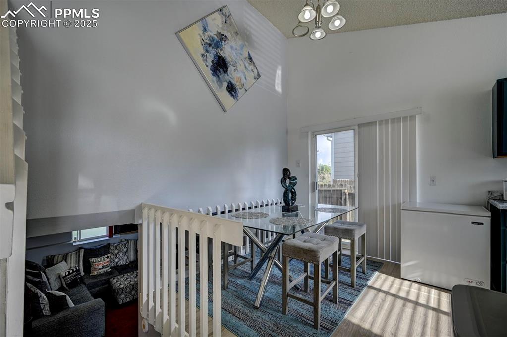 Image 6 of 31: Dining Area