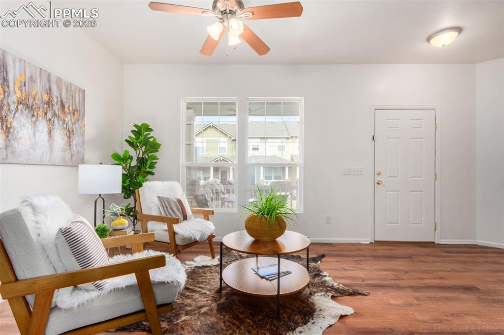 Image 3 of 33: Spacious view from the front entryway