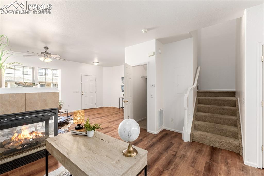 Image 8 of 33: Bonus space can be used as office, playroom or additional living space 