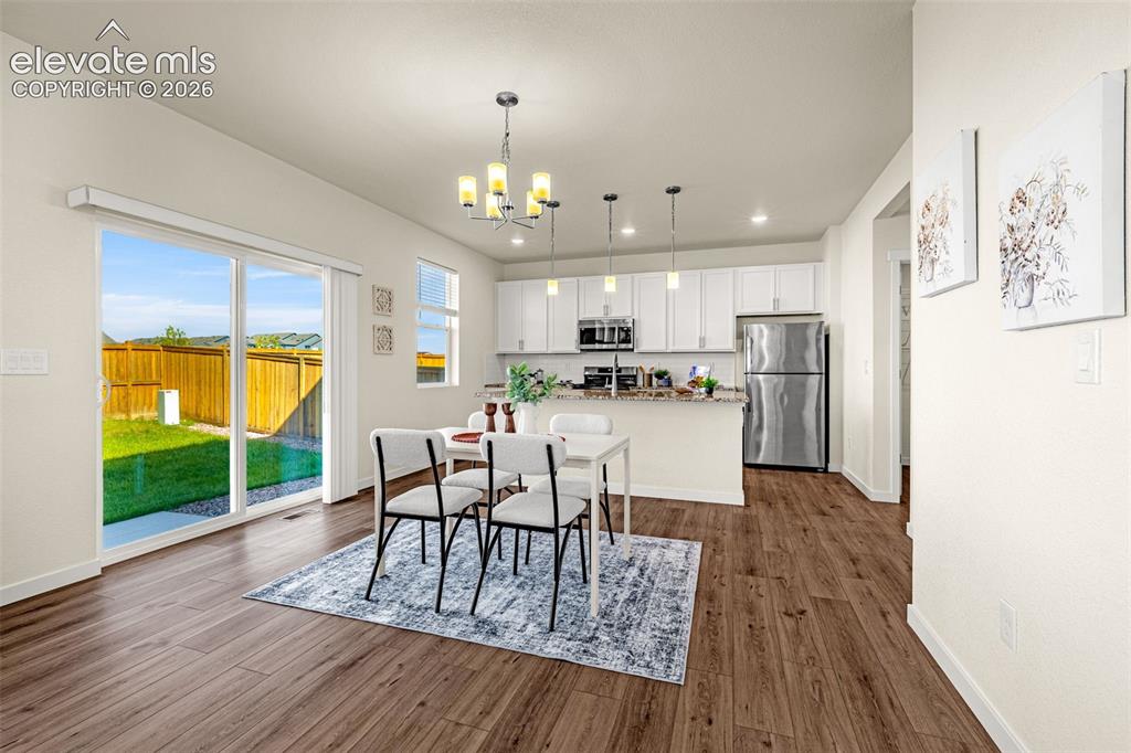 Image 2 of 45: Dining Area