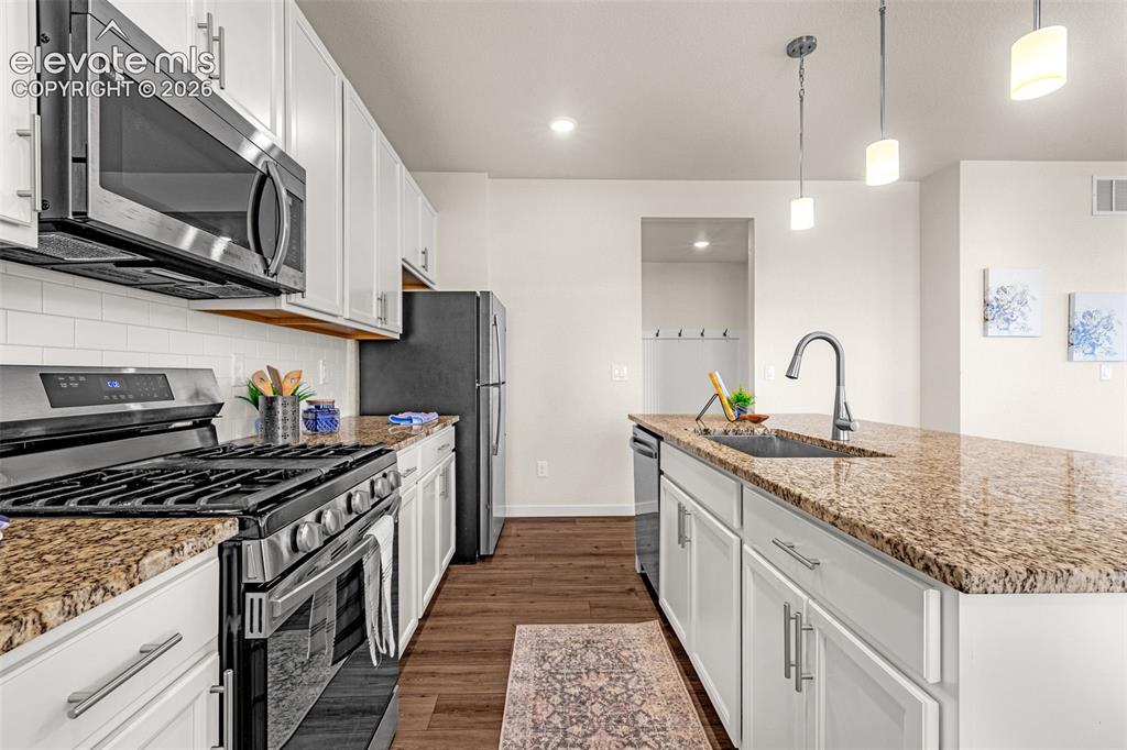 Image 4 of 45: Kitchen