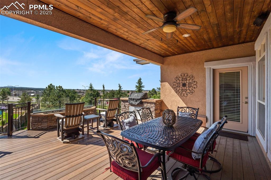 Image 11 of 45: Deck