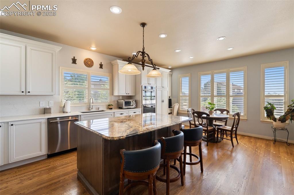 Image 5 of 45: Kitchen