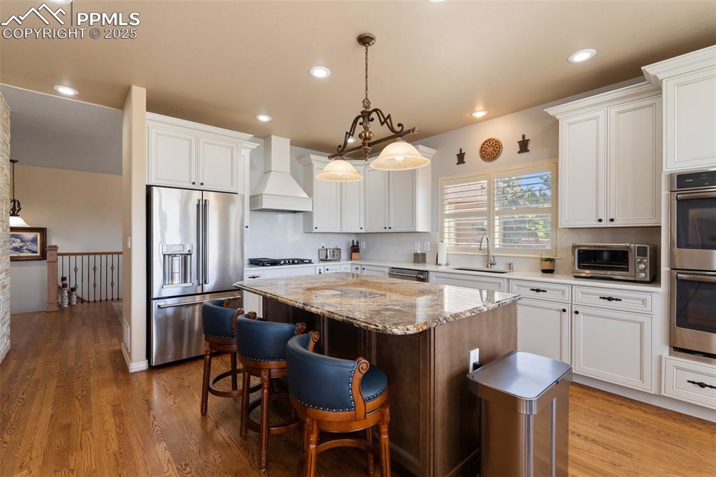Image 6 of 45: Kitchen