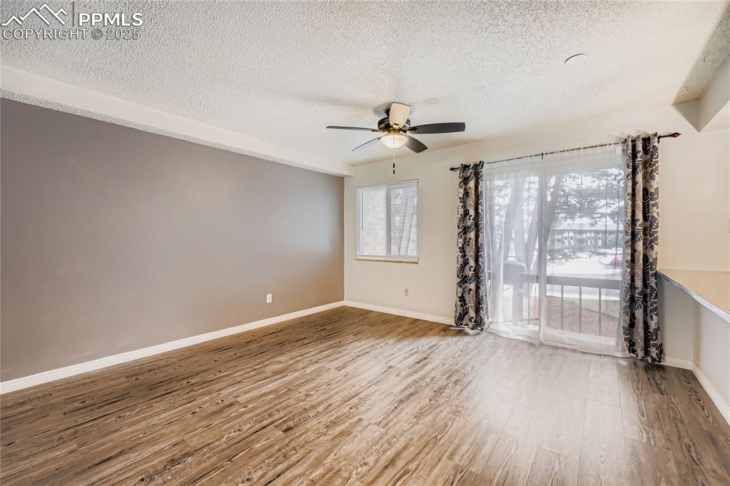 Image 12 of 29: Great Room