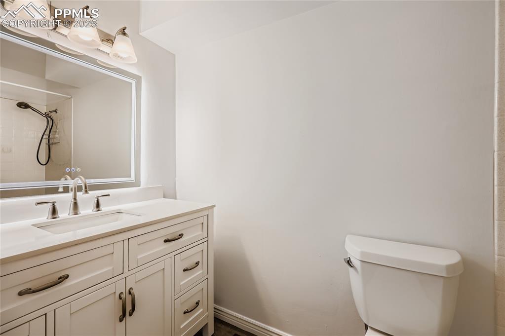 Image 26 of 29: Bathroom