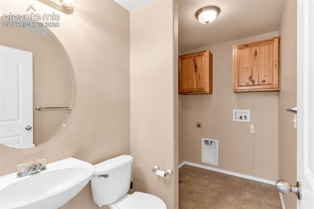 Image 16 of 39: Bathroom