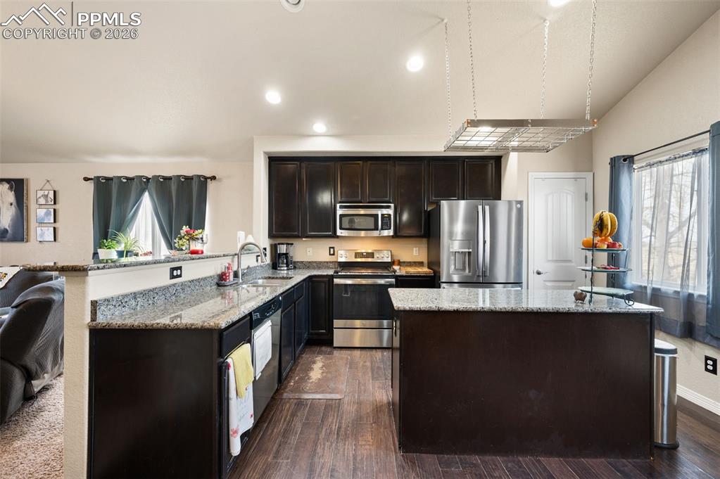 Image 11 of 49: Kitchen