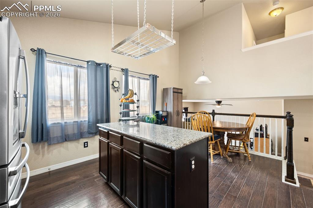 Image 14 of 49: Kitchen