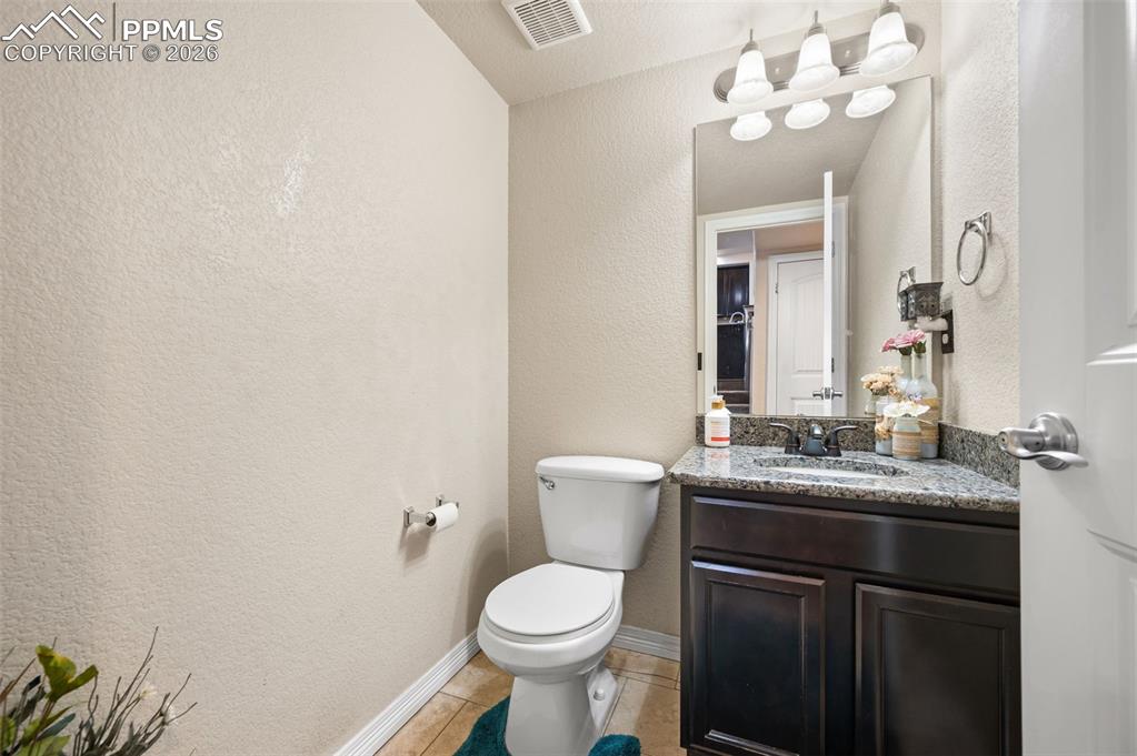 Image 18 of 49: Bathroom