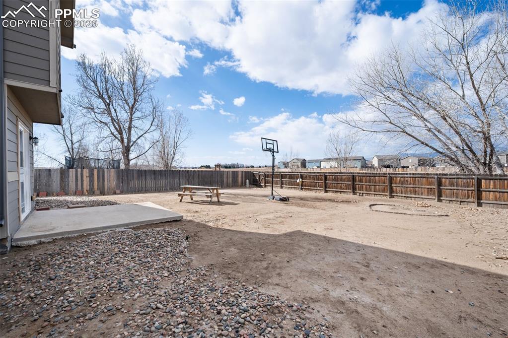 Image 36 of 49: Yard