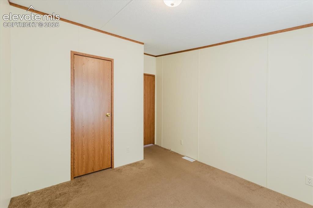 Image 31 of 37: Bedroom