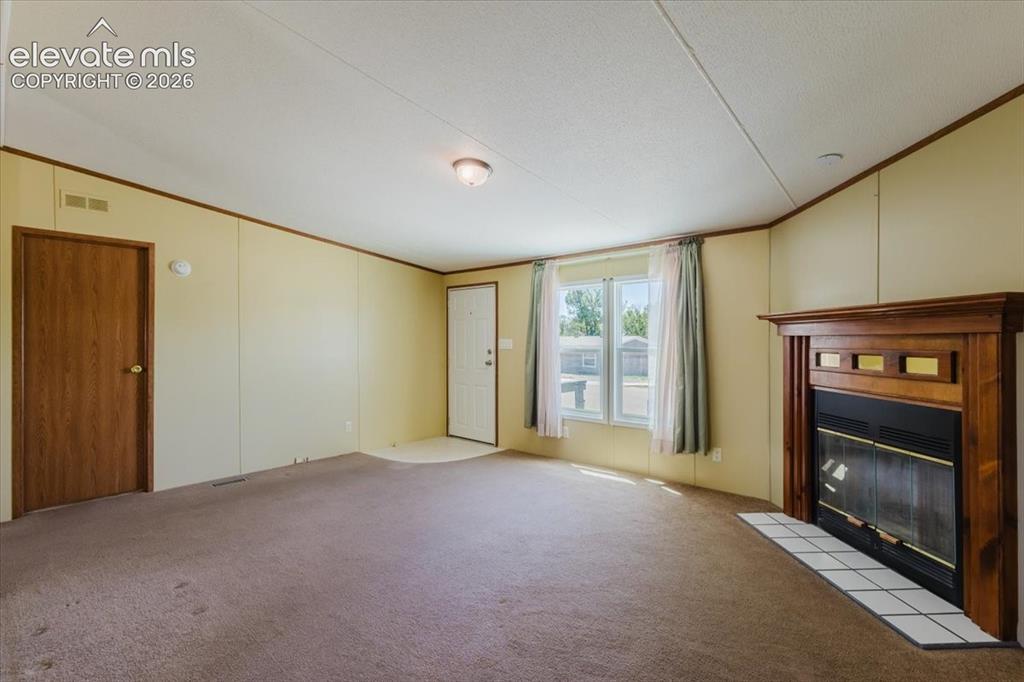 Image 5 of 37: Living Room