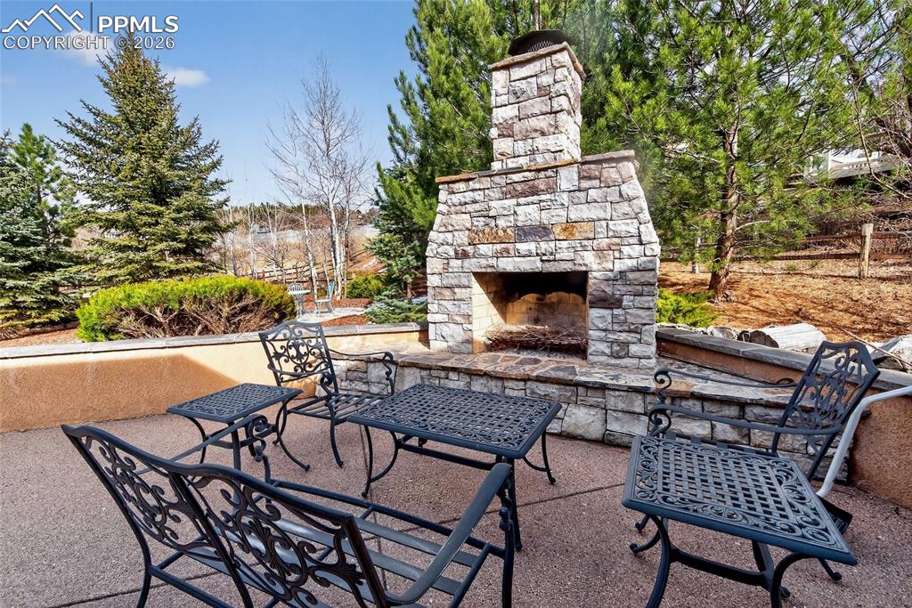 Image 31 of 48: Patio