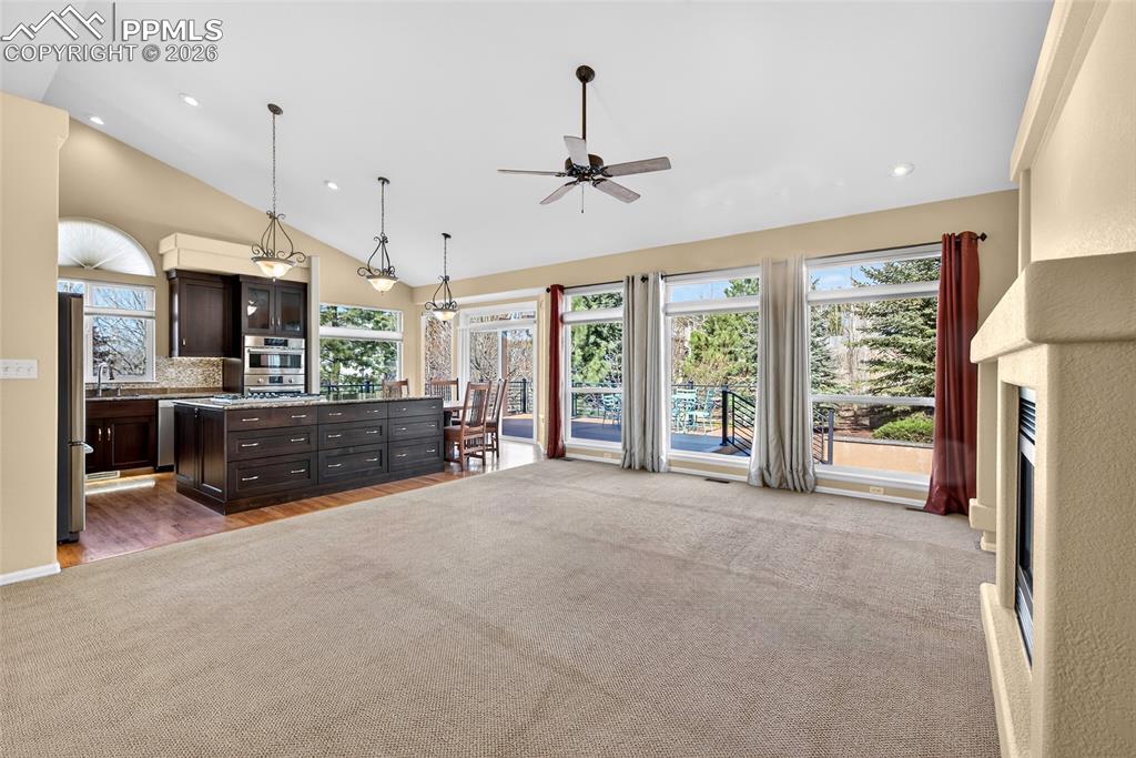 Image 35 of 48: Living Room