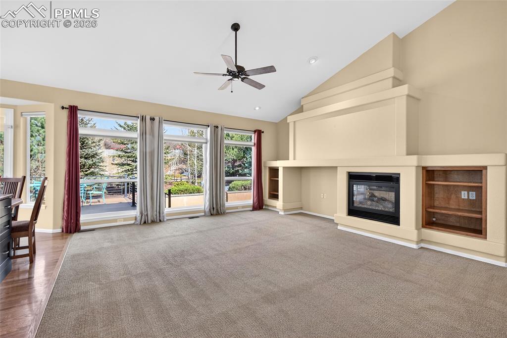 Image 36 of 48: Living Room