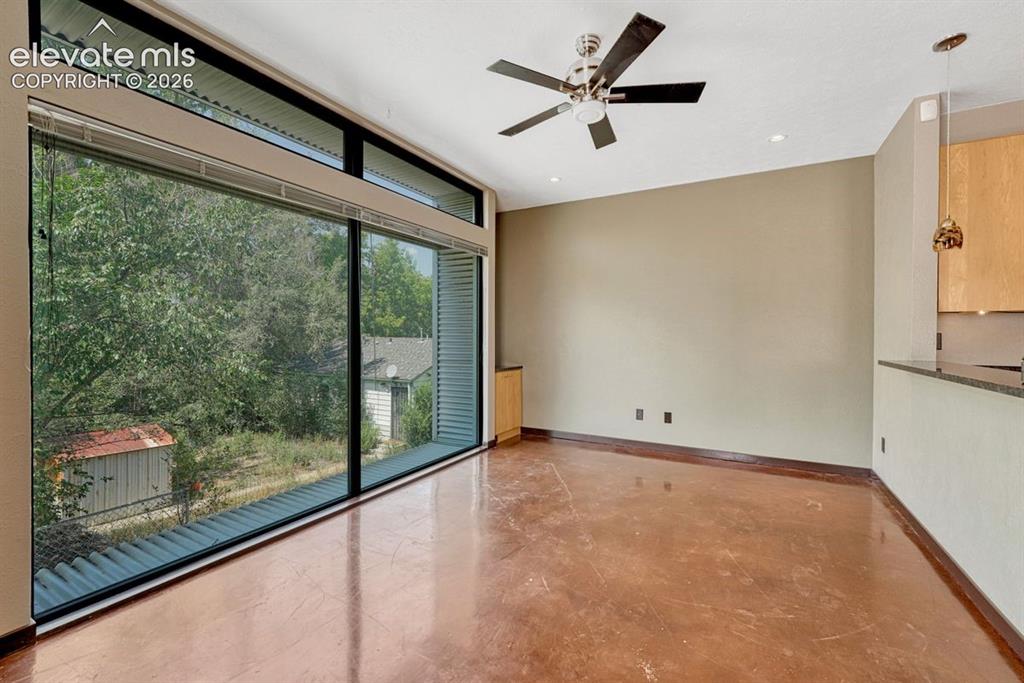 Image 18 of 41: Living Room