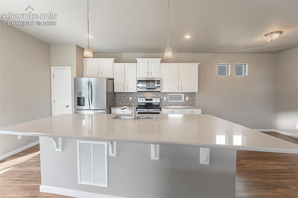 Image 8 of 36: Kitchen