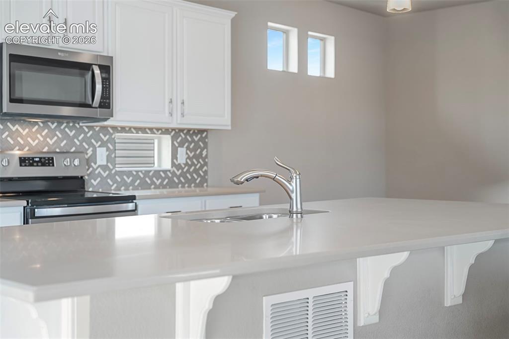 Image 9 of 36: Kitchen