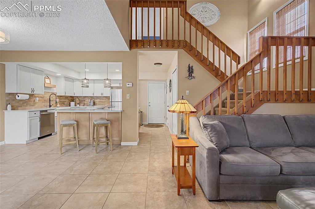 Image 8 of 25: Living Room