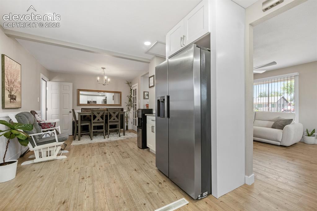 Image 10 of 33: Kitchen