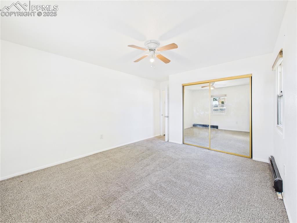 Image 28 of 31: Bedroom