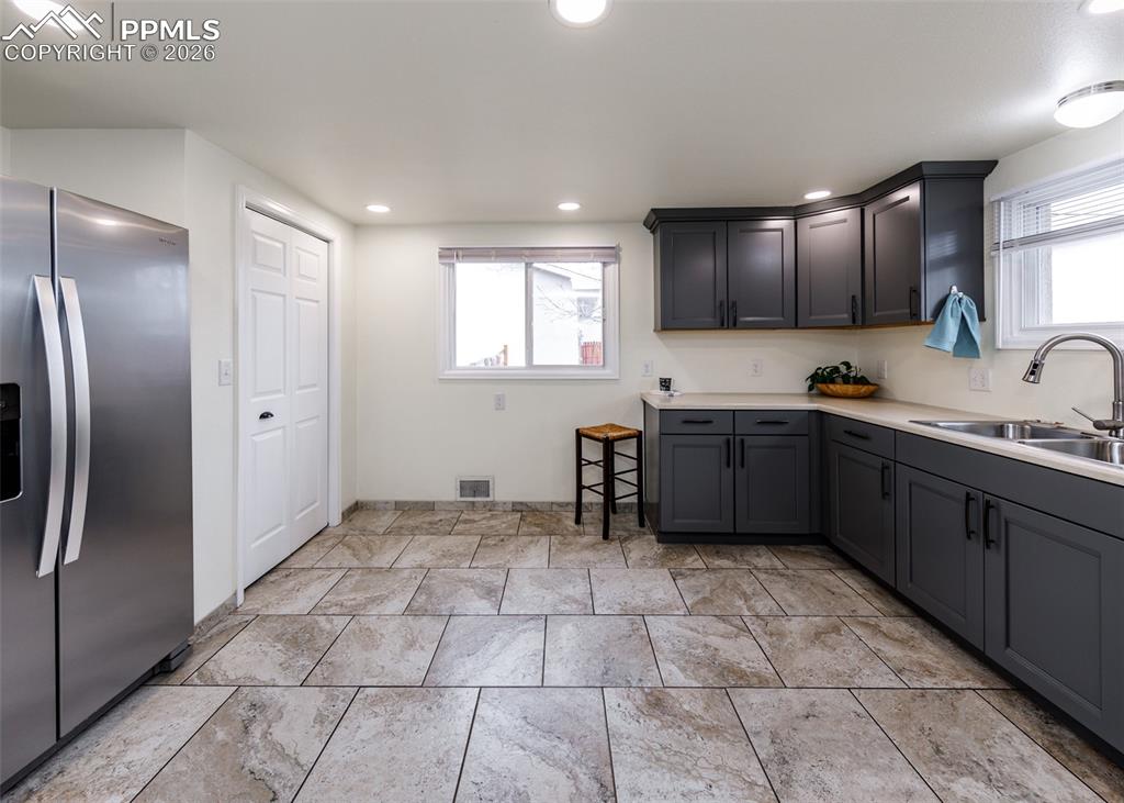 Image 10 of 35: Kitchen