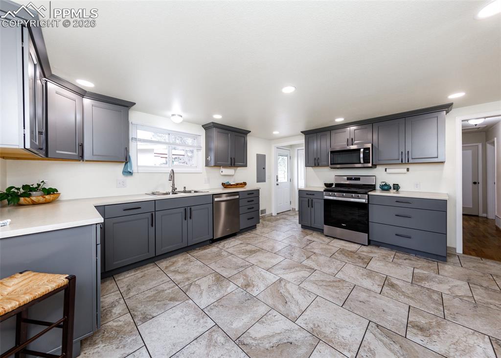 Image 12 of 35: Kitchen