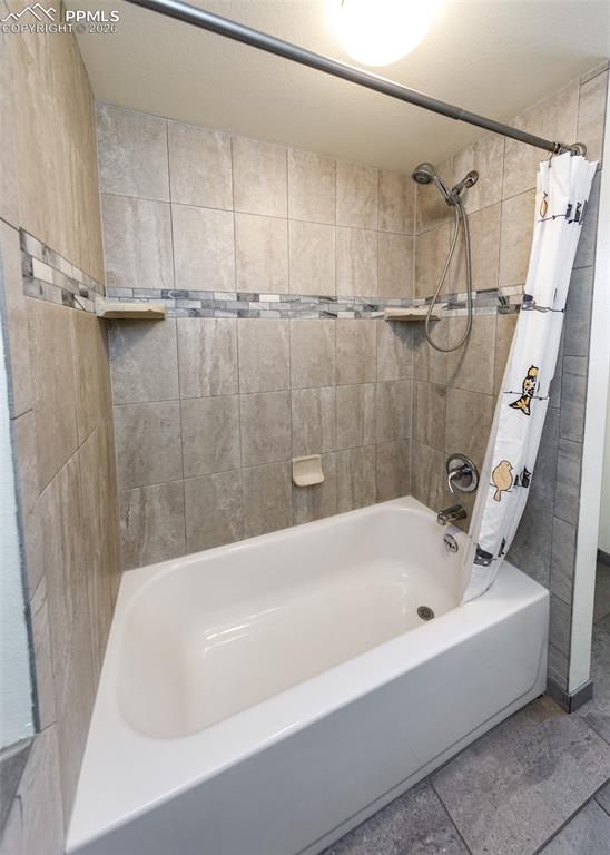 Image 18 of 35: Main Level