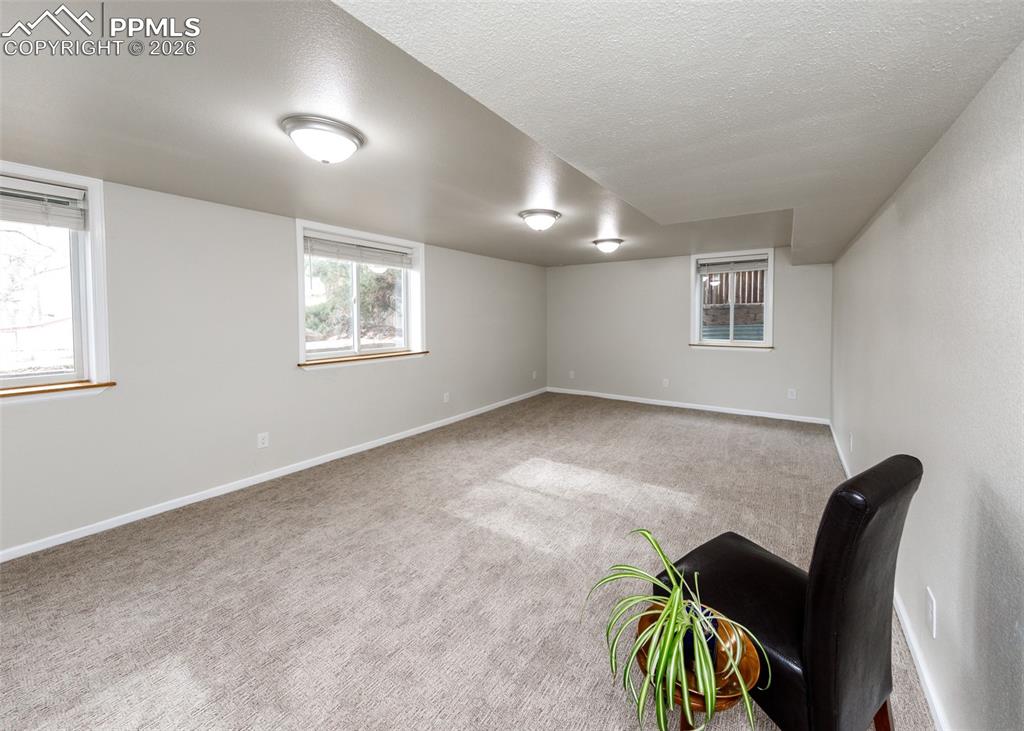 Image 24 of 35: Family Room