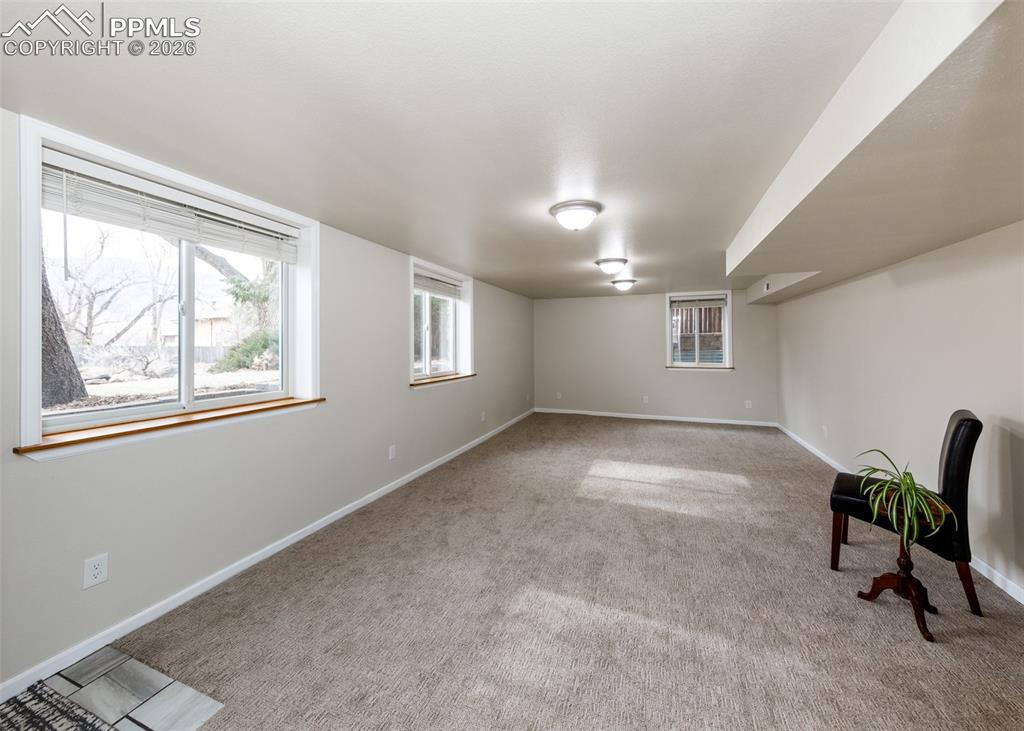 Image 25 of 35: Family Room