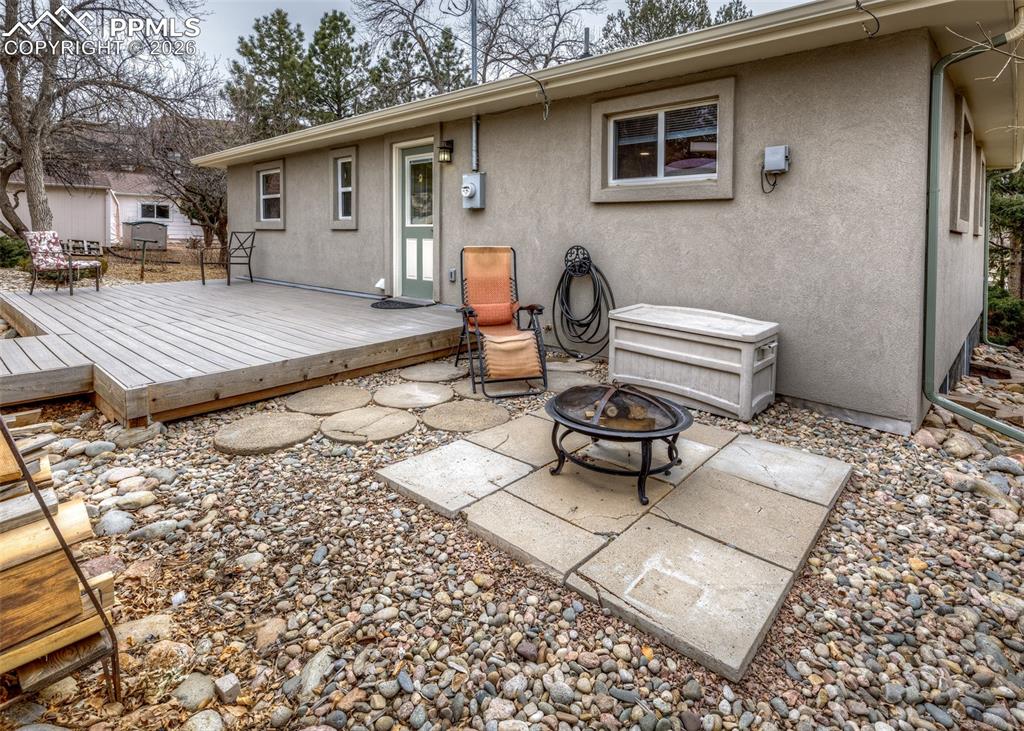 Image 32 of 35: Back of Structure