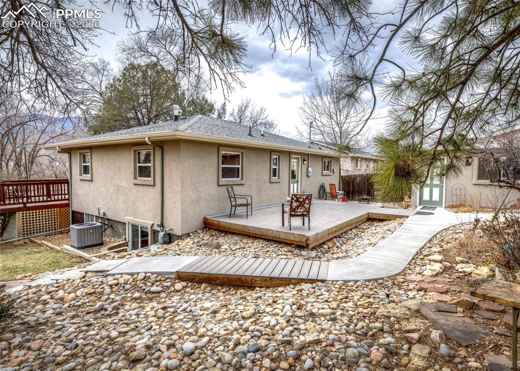 Image 33 of 35: Back of Structure