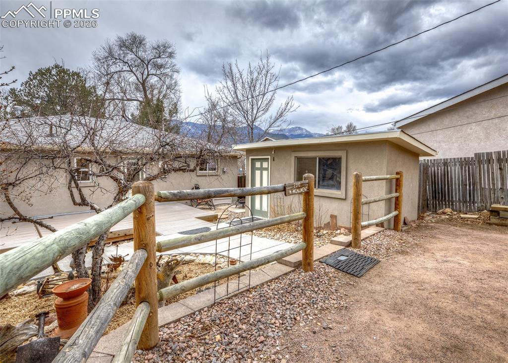 Image 34 of 35: Parking