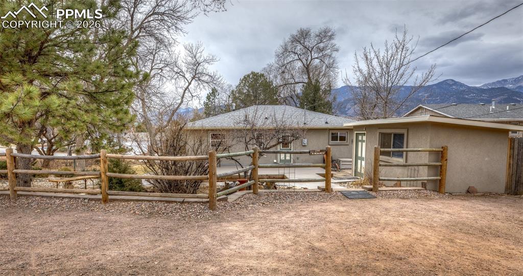 Image 35 of 35: Parking