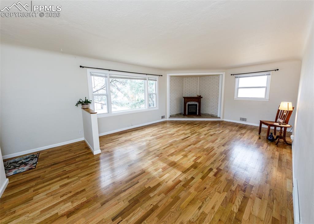 Image 6 of 35: Living Room