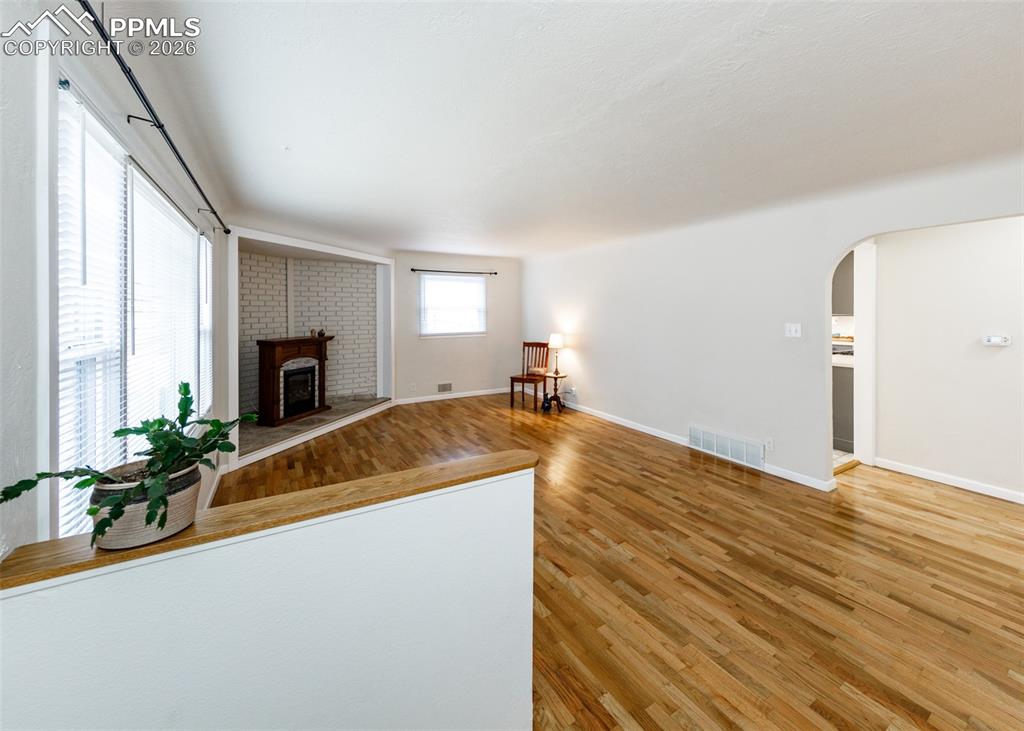 Image 7 of 35: Living Room