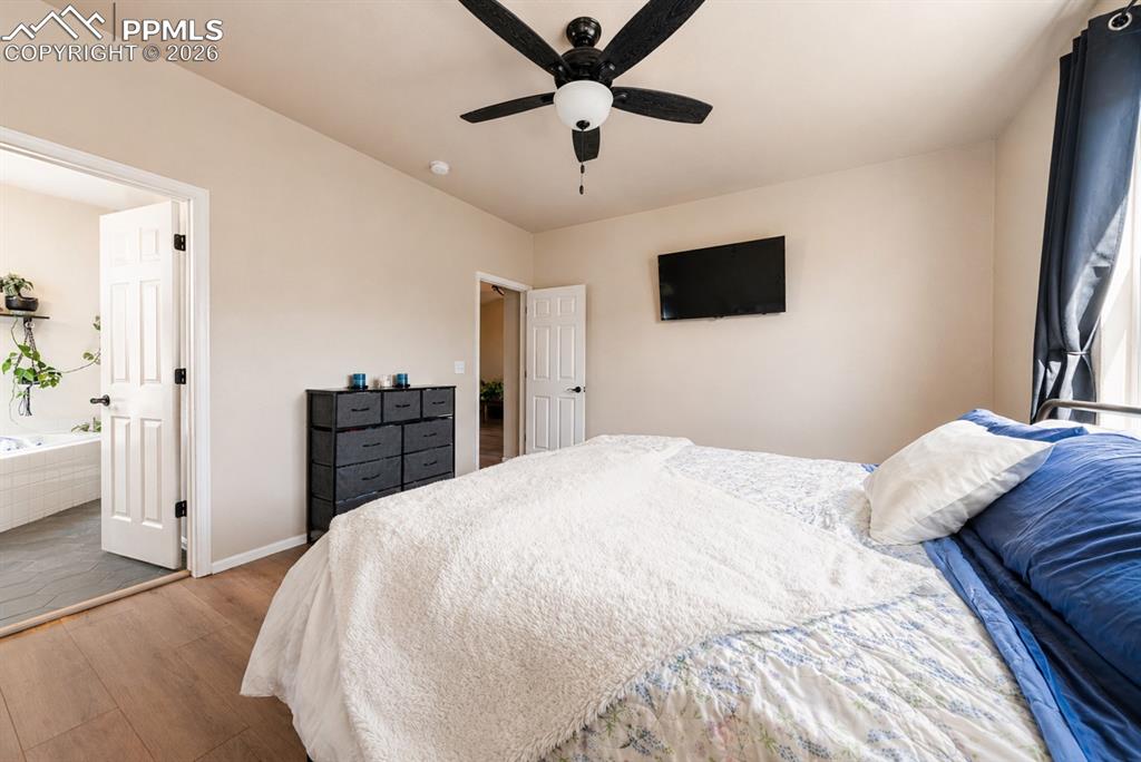Image 11 of 37: Bedroom